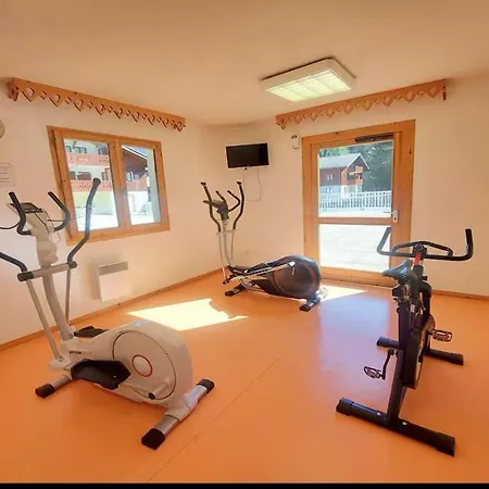 Confortable Dans Avec Piscine דירה *